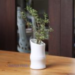 VAS BUNGA KERAMIK PUTIH/HITAM + LUBANG A-141